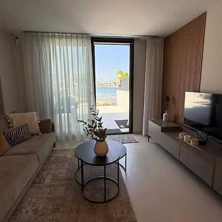 Luxury Beachfront With Private Pool By Leo ベニドルム