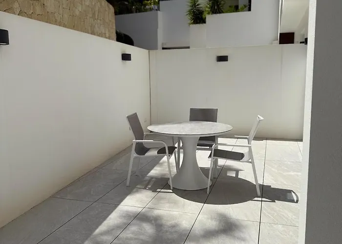 Luxury Beachfront With Private Pool By Leo Benidorm